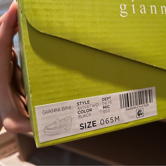 Gianni Bini AvivaTwo Patent Lug Sole Platform Loafers 🖤 - Picture 14 of 15
